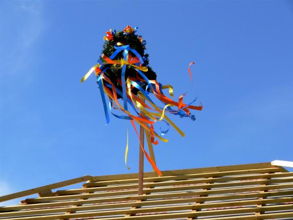 Richtkrone auf Dachstuhl